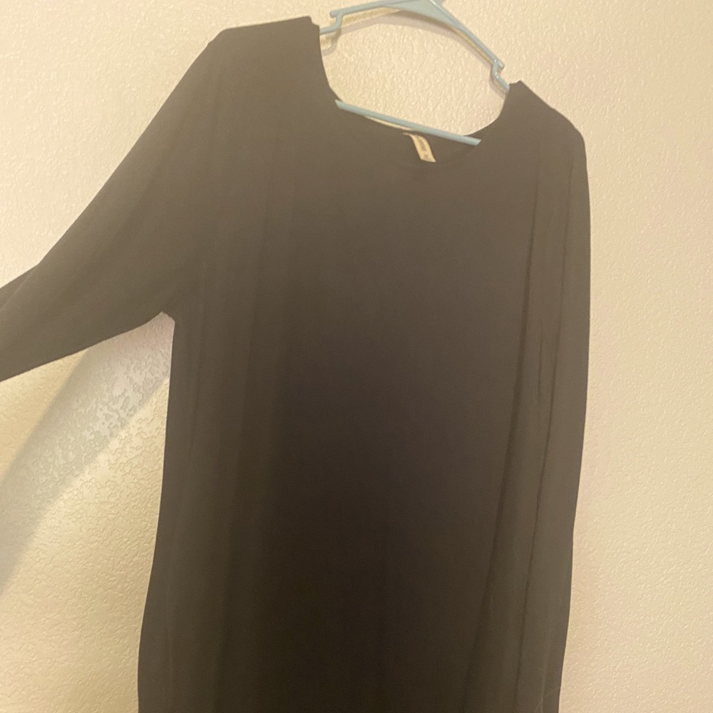 Long sleeve, long black dress with pockets